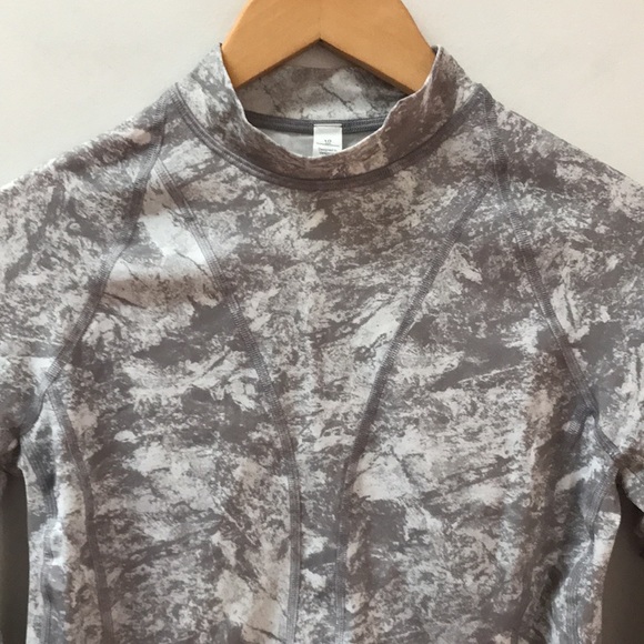 Lululemon Beach Break Rashguard - Picture 4 of 5